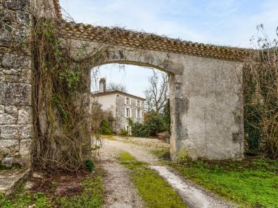 Maison+roquecor+360+m%26sup2%3B+16+pi%26egrave%3Bces