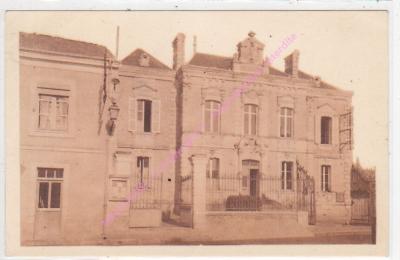 CPSM 49390 Parcay Les Pins The Town Hall And The Post Office Edt Jolin