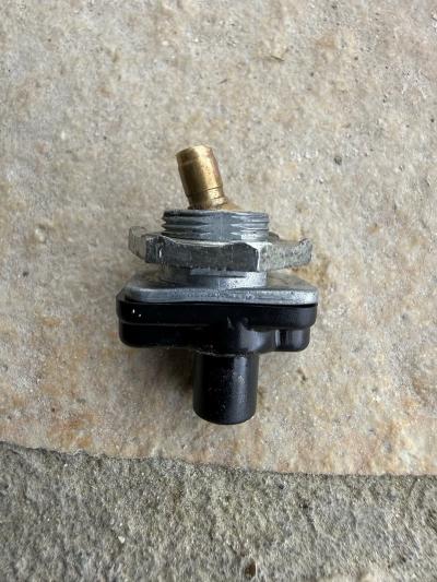 Bouton Arr�t Allumage Tron�onneuse SACHS DOLMAR 111