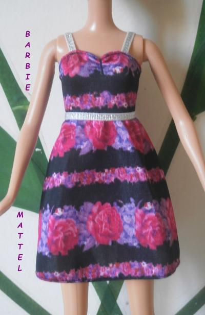 ROBE POUPEE BARBIE MATTEL NEUVE FASHIONISTAS GBK12 NOIRE ROSE VIOLETTE FLEURS