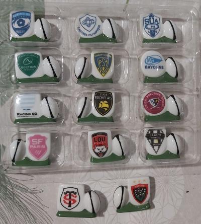 14 f�ves de collection en porcelaine repr�sentant les clubs du Top 14 de rugby