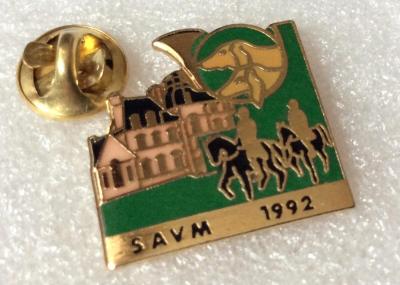 pin's vintage club de chasse SOCIETE DES AMIS DES VENEURS DU MALGRE TOUT N�1999