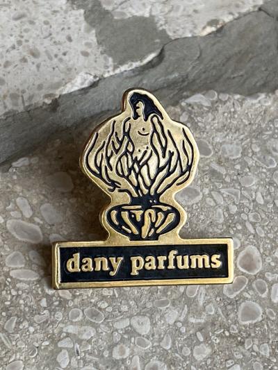 Pin s Dany Parfums