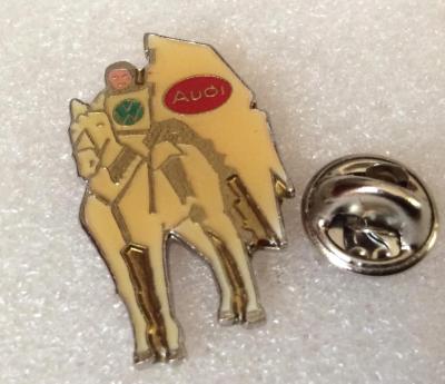 pin's vintage automobile Audi Volkswagen argent� TTBE