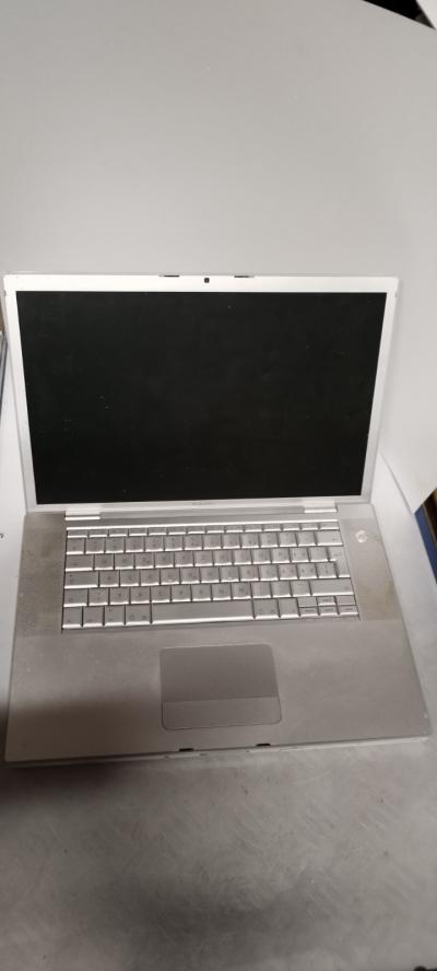 ORDINATEUR PORTABLE APPLE