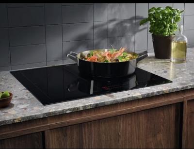 eEectrolux Plaque de cuisson induction 60cm.  3 feux noir EIS67356 S�rie 700