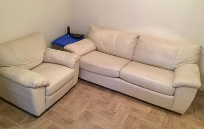 Ensemble canap� lit   fauteuil en cuir ivoire , marque Ikea