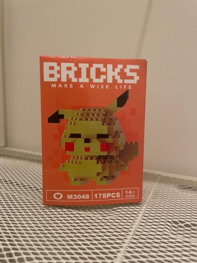 jeux de construction mini lego   pikachu