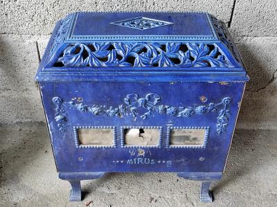 Ancien Po�le � bois MIRUS en Fonte �maill�e Bleu  Buches 40cm
