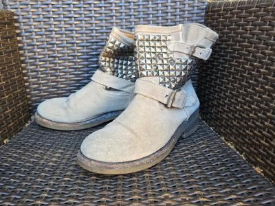 (J068 A20)    Bottines biker clout�es ASH   Daim taupe   Pointure 38