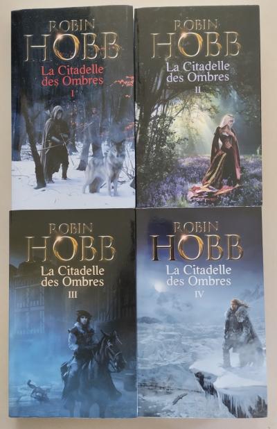 Lot de 4 Livres La Citadelles des Ombres Int�grale Robin Hobb Tomes 1 � 4