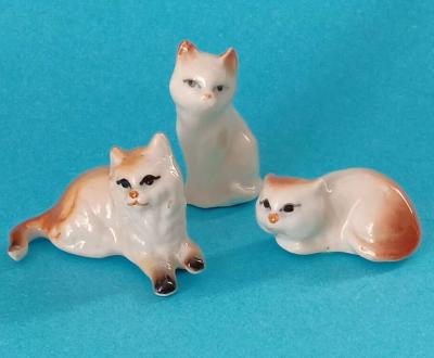 f�ves trois CHATS c�ramique creuse s�rie  MAIFRUICO Hr. maxi 3,2cm