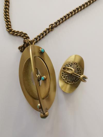 Rare parure m�tal vintage grosse chaine-pendentif et bague