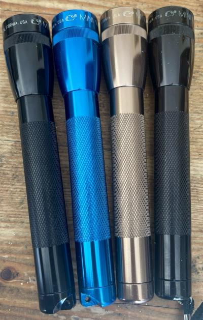 Lot 4 Lampe de poche Maglite Mini Mag 9 lumens Made In Usa   Neuf