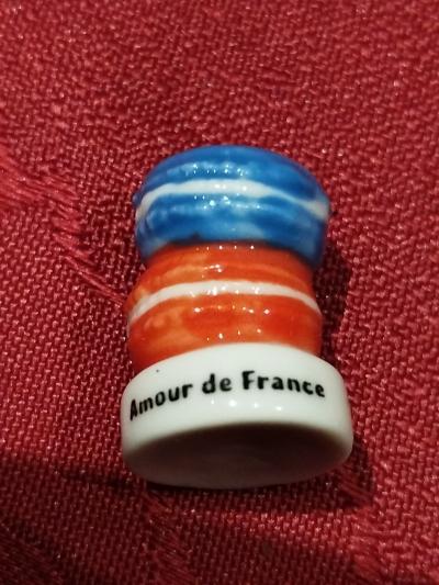 F�ve AMOUR DE FRANCE   MACARONS F4