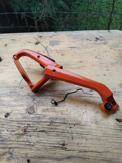 Poign�e d'acc�l�rateur tron�onneuse Pioneer
