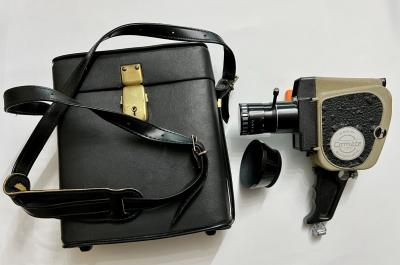 Vintage   Cam�ra  8 mm COM�TE avec sacoche en cuir rigide