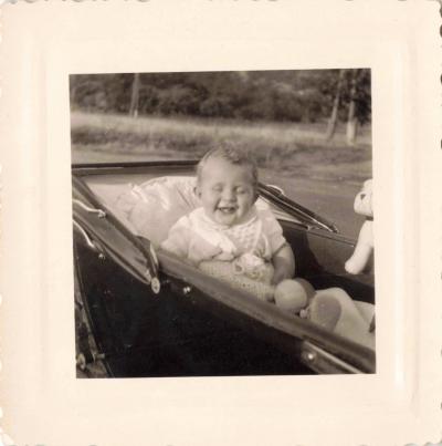 ANCIENNE PHOTOGRAPHIE 1947 B�B� HILARE DANS SA POUSSETTE