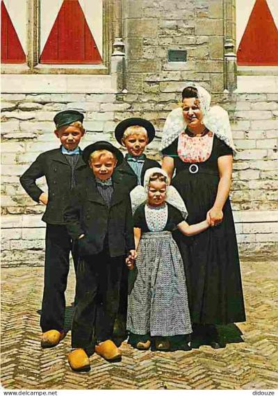 Carte Postale   Folklore   Costumes   Zeeuwse Klederdracht   Costume Z�landais