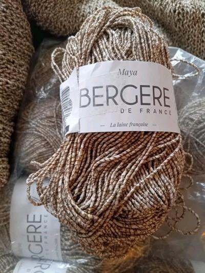 lot: 11 pelotes de laine Maya Dor�e Berg�re De France neuves