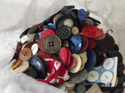 Articles de Mercerie Lot 3kg800 de Boutons