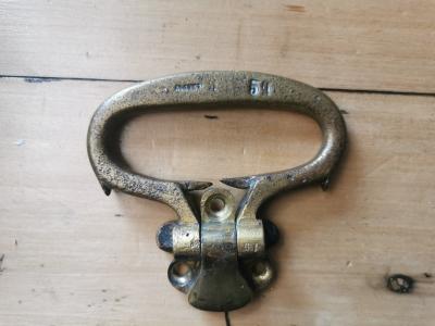 poign�e bronze laiton longueur 10,5 cm , hauteur totale 10 cm
