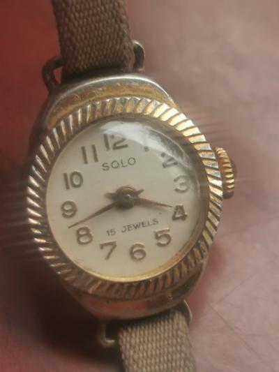 Montre vintage m�canique SOLO   15 jewels