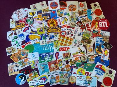 Lot 100 autocollants vintage camel Oiseau sport R�gion animaux Moto Cin�ma t�l�