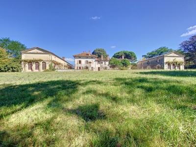 Propriete+uzeste+577+m%26sup2%3B+18+pi%26egrave%3Bces