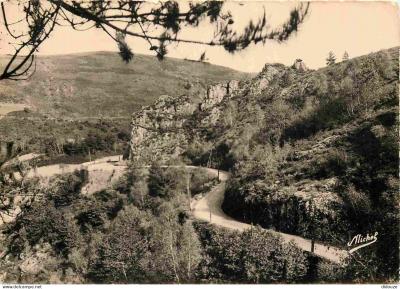 Carte Postale   19   Egletons   Rocher de Servi�re   Mention Photographie v�rita