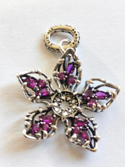 Charm PANDORA Stranger Things D�mogorgon argent 925   pochette noire pandora