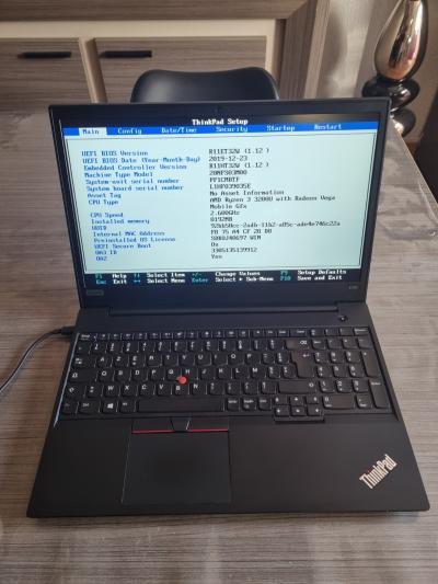Ordinateur PORTABLE LENOVO E590 Ryzen 3 3200U pas de disque pas de RAM