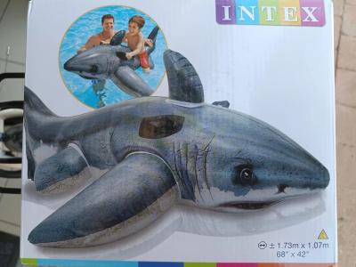 Bou�e gonflable Intex type requin 1m73 X 1m 07 neuve dans son emballage