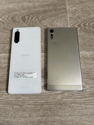 Lot de 2 Sony Xperia