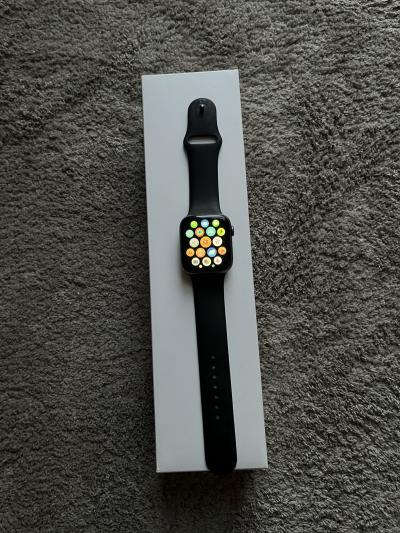 Apple Watch Series 4  40mm Boitier en Aluminium