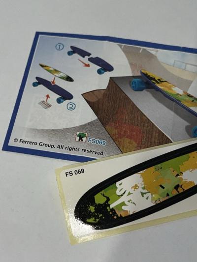 Kinder montables FS069   Skateboards Seulement BPZ et autocollant