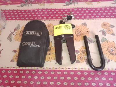 antivol moto granit abus avec sacoche tbe peu servi valeur 120 euros