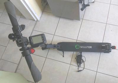 Trottinette �lectrique avec options scooter mod�le S1