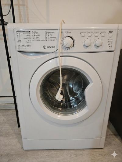 Machine � laver indesit blanche Dimensions : 84,5 x 59,5 x 63 cm