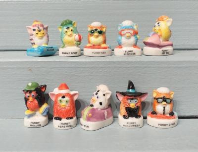 S�rie compl�te de f�ves FURBY 2002   209