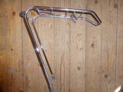 NOS porte bagage arri�re  a clapet acier velo Peugeot gitane roue 700 vintage