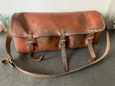 ANCIENNE SACOCHE CUIR CHEMINOT M�CANICIEN OUTIL SNCF �LECTRICIEN PLOMBIER GARAGE