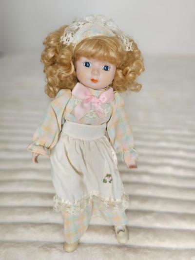 Poup�e 3   Poup�e de collection 38 cm   T�te en porcelaine   Robe pastel