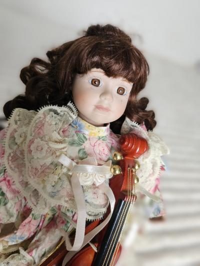 Poup�e 1   Poup�e de collection 44 cm   T�te en porcelaine   Violon