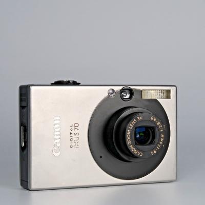 Canon PowerShot ELPH SD1000 - IXUS 70 Compact Digital Camera, Case   Refurbished