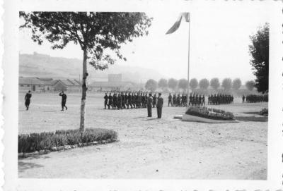 ANCIENNE PHOTOGRAPHIE NOIRE ET BLANC MILITARIA EXERCICE LEVER DE DRAPEAU