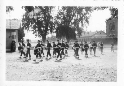 ANCIENNE PHOTOGRAPHIE NOIRE ET BLANC MILITARIA EXERCICE MARCHE D�FIL�