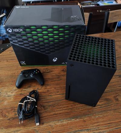 Console Microsoft Xbox Series X 1 To    Manette Officielle Avec Batterie Xbox