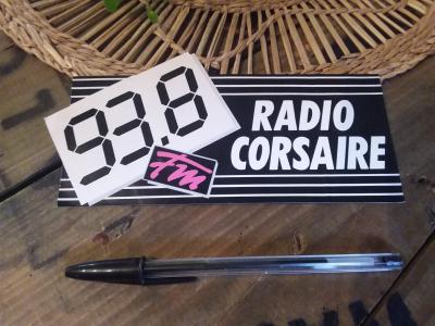 Ancien autocollant radio FM corsaire