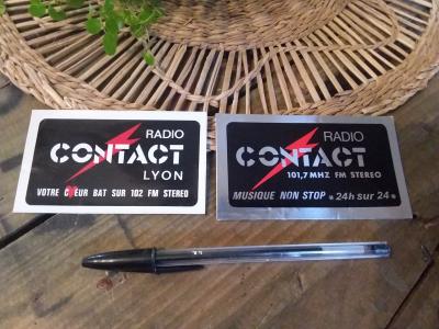 2 anciens autocollants radio FM contact Lyon